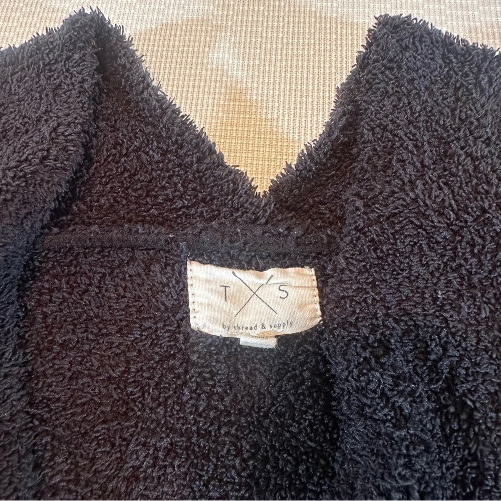 Tread & Supply Women’s M Plush Soft Open Cardigan Black Oversized Warm Comfy - Picture 9 of 9